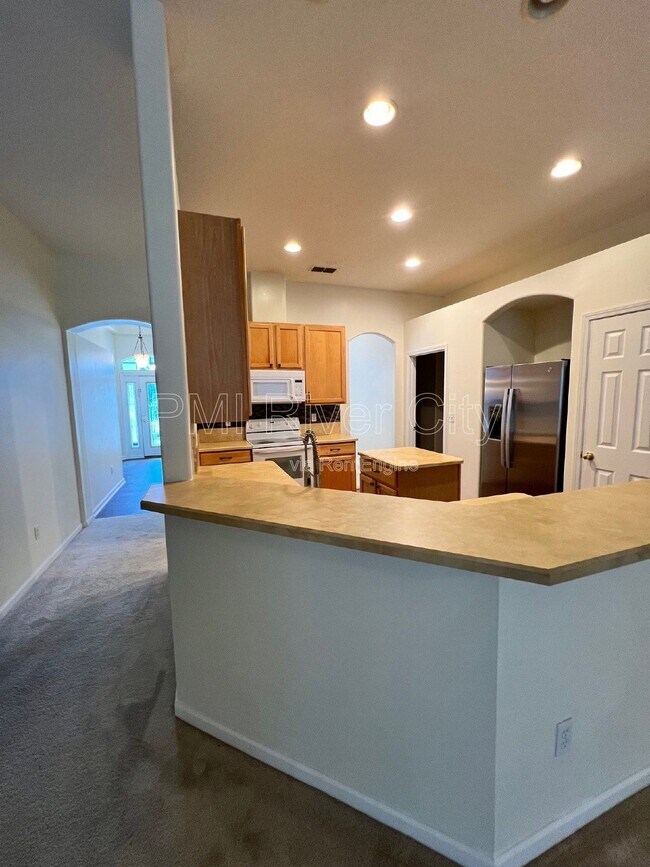 Foto del edificio - 2480 Ridge Will Dr