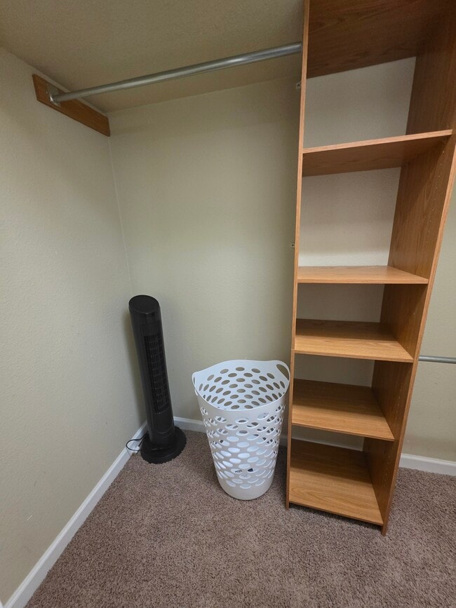 Building Photo - Oasis on F