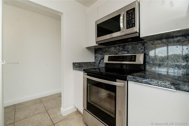 Building Photo - 2150 SW 16th Ave
