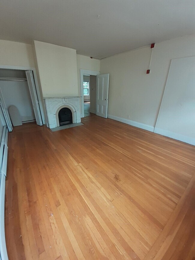 Bedroom - 35 Bowen St