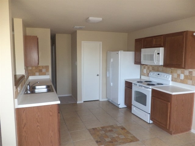 Building Photo - 2806 Lake Terrace Dr