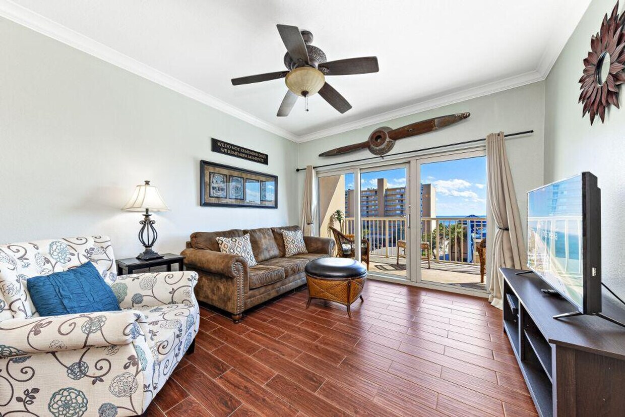 Foto principal - 1010 W Beach Blvd