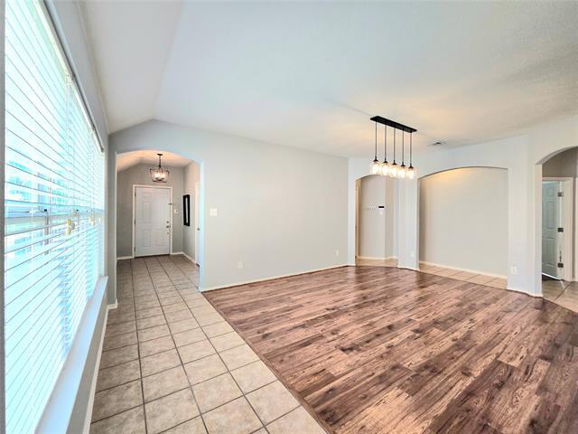 Building Photo - 5423 Lavaca Rd
