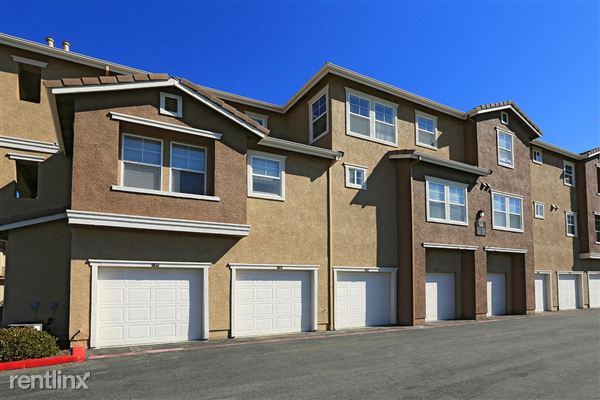 Building Photo - 9401 Coventry Square Dr