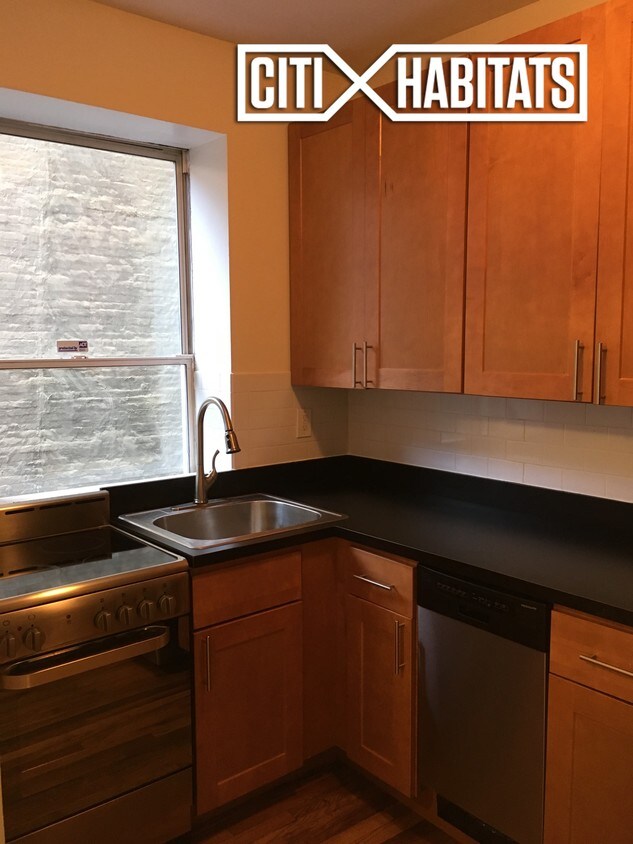 Primary Photo - 417 E 74th St