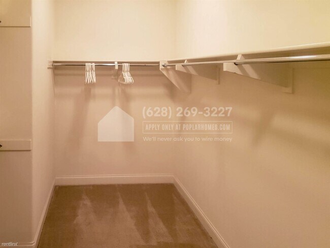 Building Photo - 5 br, 5 bath Townhome - 21427 Abigail Lane -