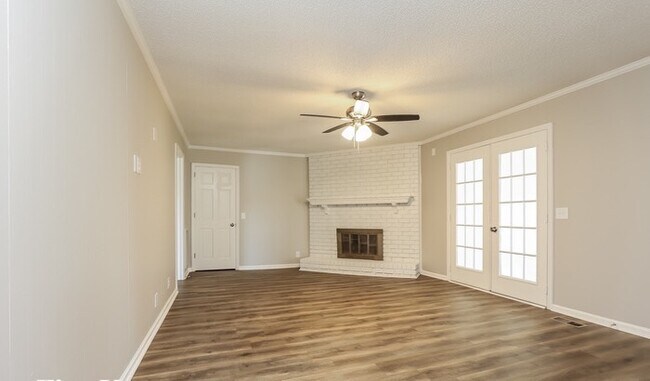 Foto del edificio - 3504 Wood Bridge Dr