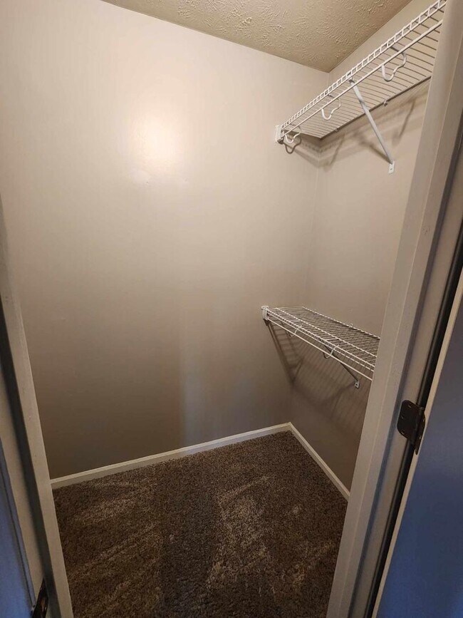 Foto del edificio - 7660 N 147th St