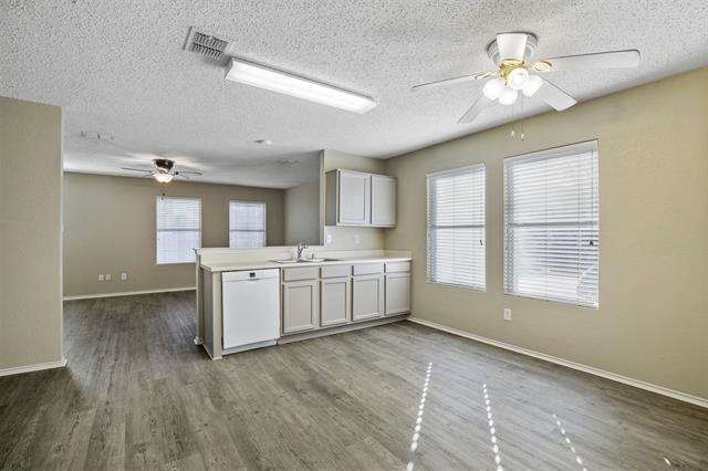 Foto del edificio - 8609 Clear River Ln
