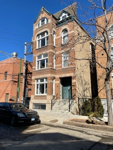Foto del edificio - 1746 W Beach Ave