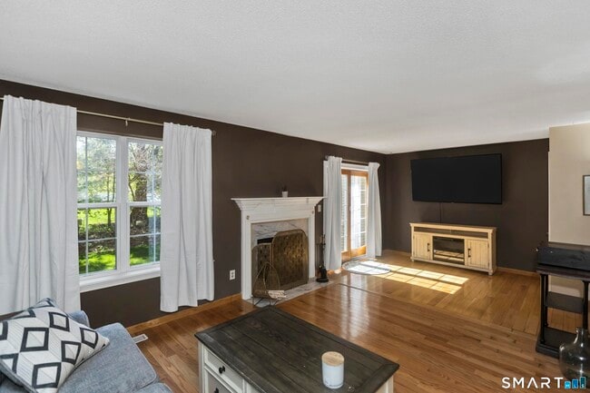 Building Photo - 8 Dibble Hollow Ln