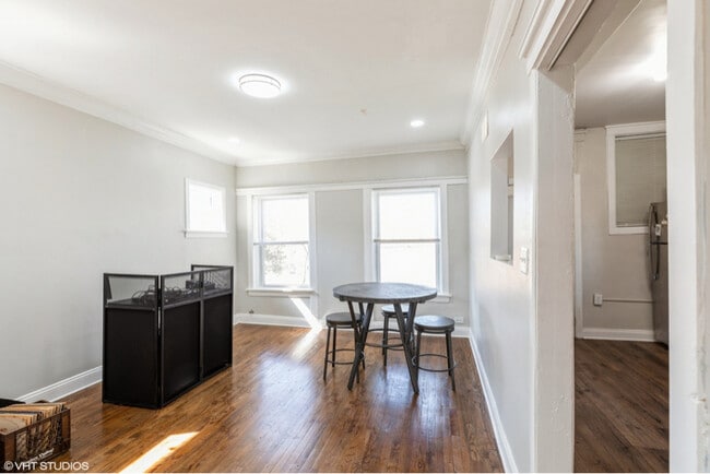 Building Photo - 1436 E 71st Pl