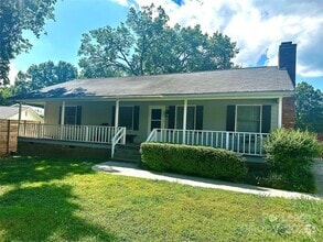 Building Photo - 21640 Colina Dr