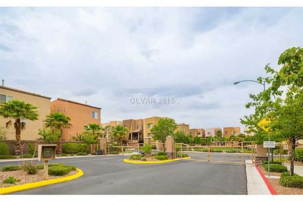 Building Photo - 9350 Hopcroft Ave