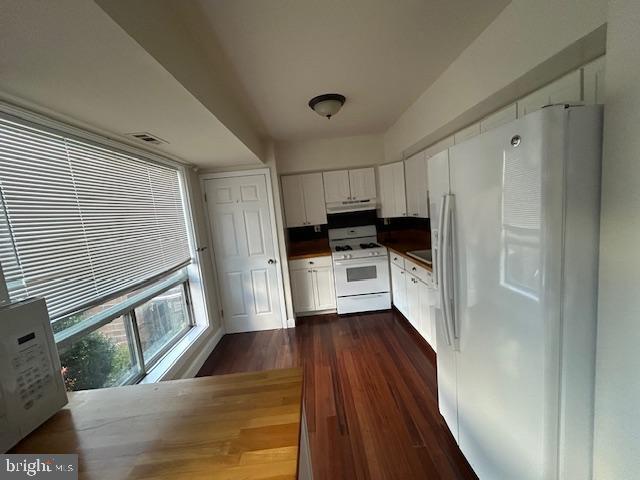 Foto del edificio - 10142 Fair Wds Dr