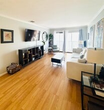 Building Photo - 603 55th St