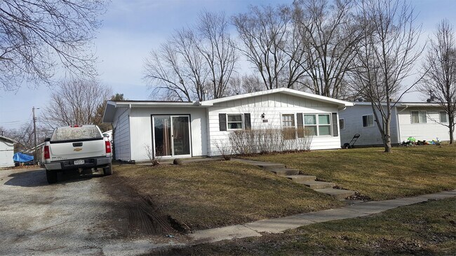Building Photo - 5812 Monona Dr