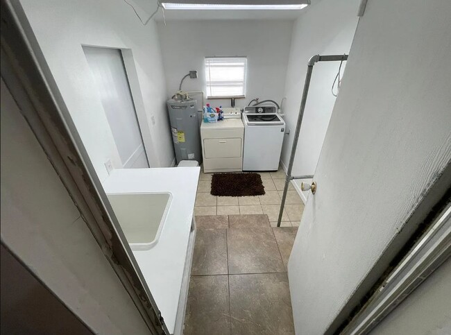 Building Photo - 4325 Water Oak Ln