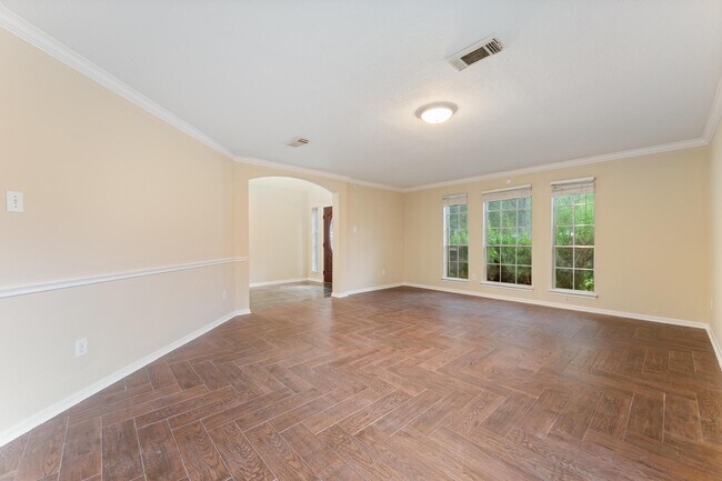 Foto del edificio - 1835 Taylor Creek Dr