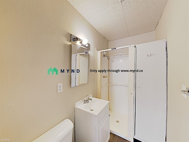 Building Photo - Studio, 1 bath  - 201 N Naches Ave Apt 6