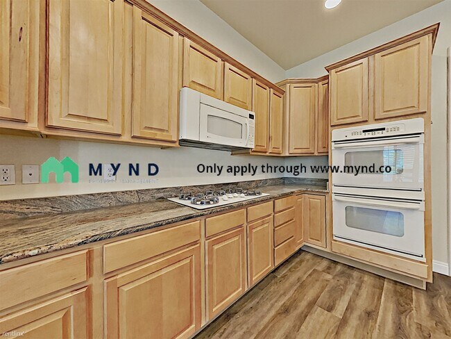 Building Photo - 3 br, 2.5 bath House - 7877 Base Camp Ave