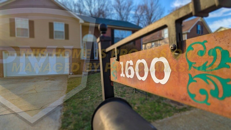 Foto principal - 1600 Cedar Springs Cir