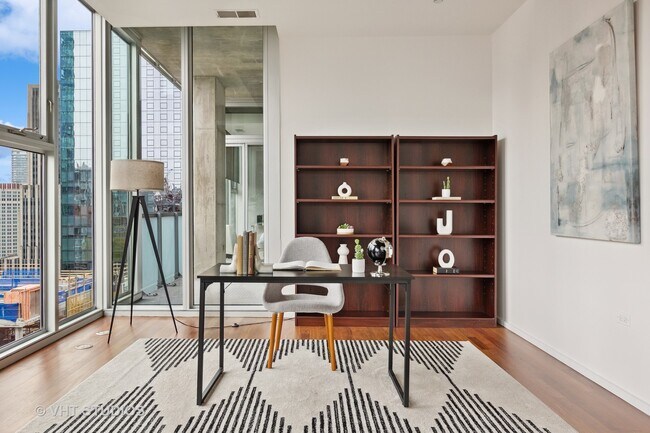 Foto del edificio - 550 N St Clair St