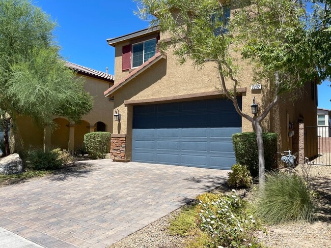 Building Photo - 4 BED 2.5 BATH 2 CAR GARAGE SINGLE FAMILY ...