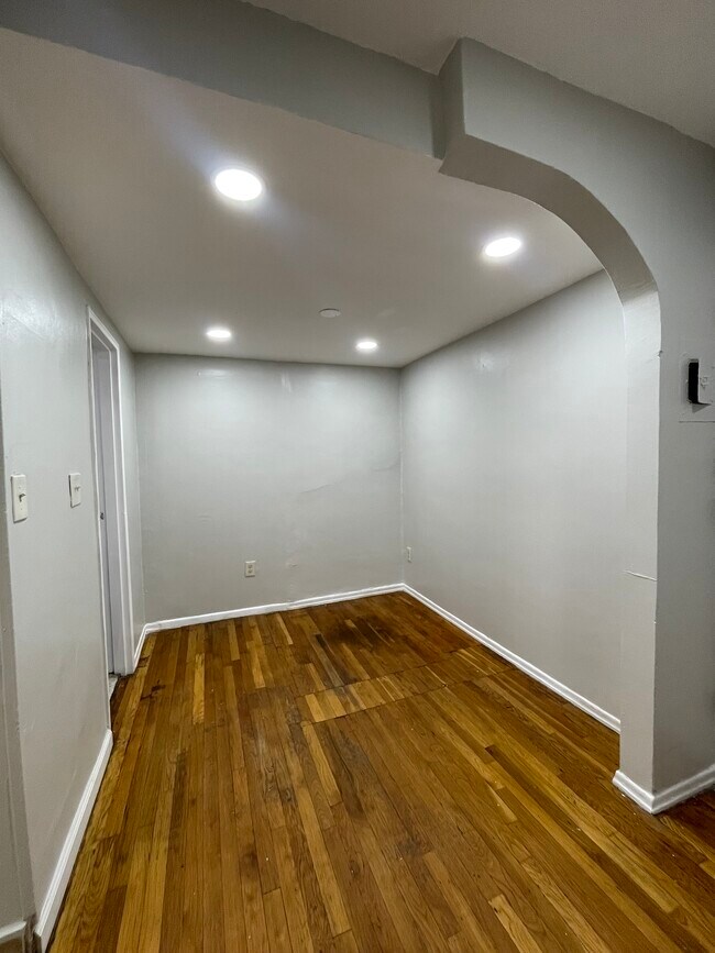 633 Nye Ave B1 - 639 Nye Ave