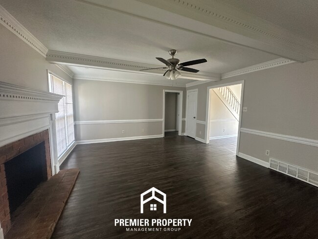Foto del edificio - Grand 4BR/2.5BA Executive Home in Cordova | 2,700 Sq Ft, Bay Window & Spa Suite