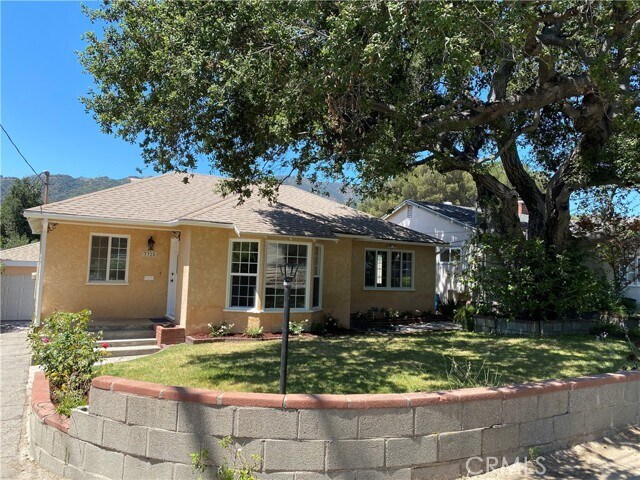 Foto principal - 3328 Encinal Ave