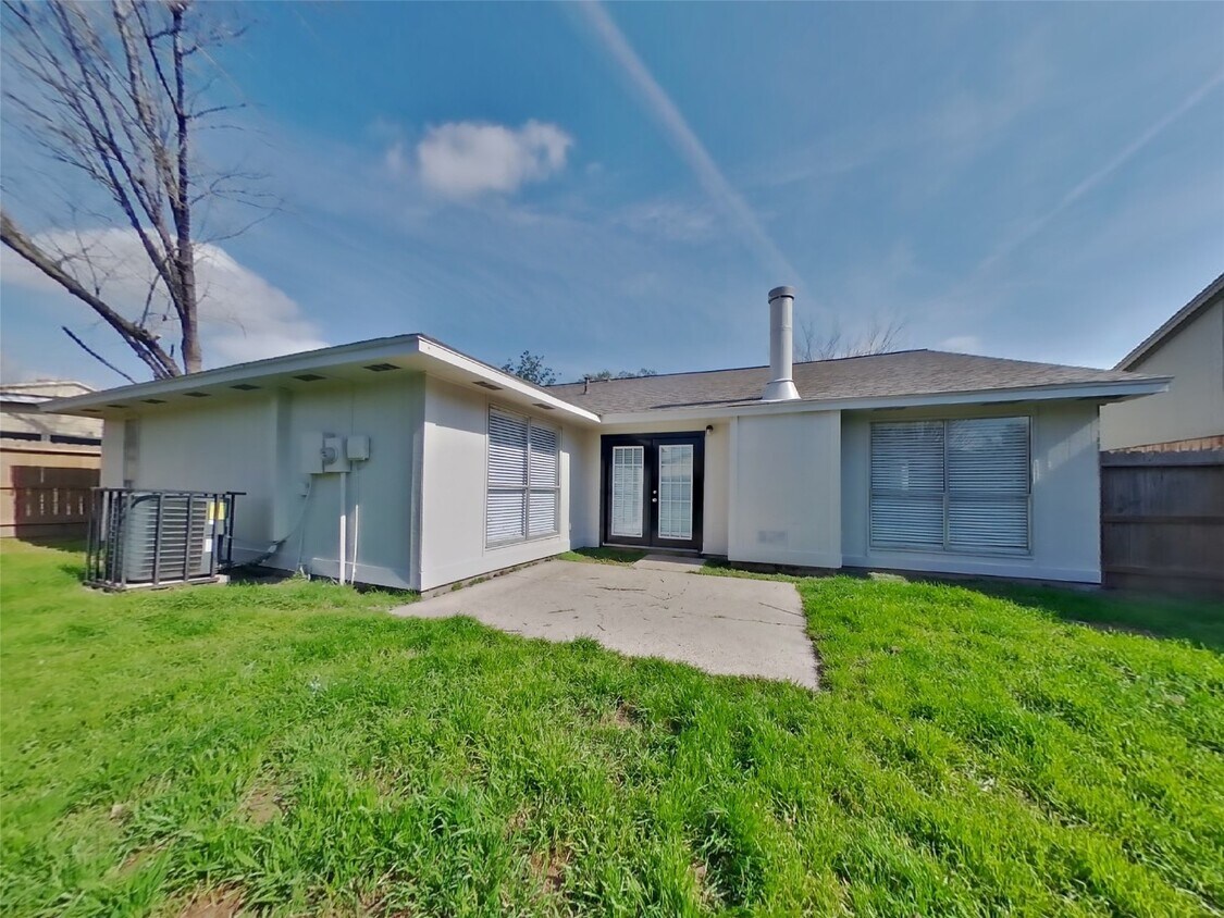 Foto del edificio - 11451 Stoughton Dr