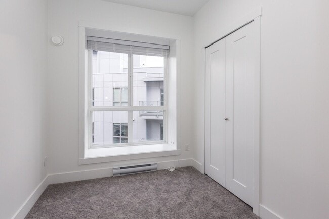 Photo du bâtiment - 13978 Fraser Hwy