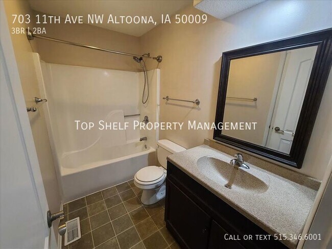 Foto del edificio - Now Available!