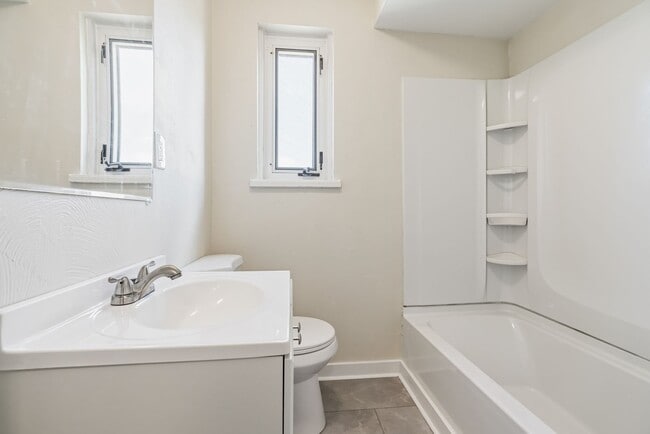 Building Photo - Unbeatable 4 bedroom in Penn Hills available now!