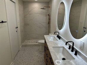 Building Photo - 5017 Kenilwood Dr