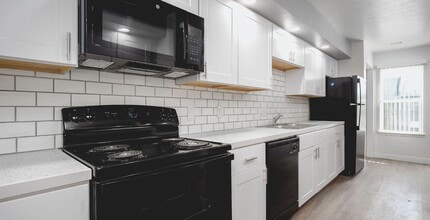 Interior Photo - Aspen Place