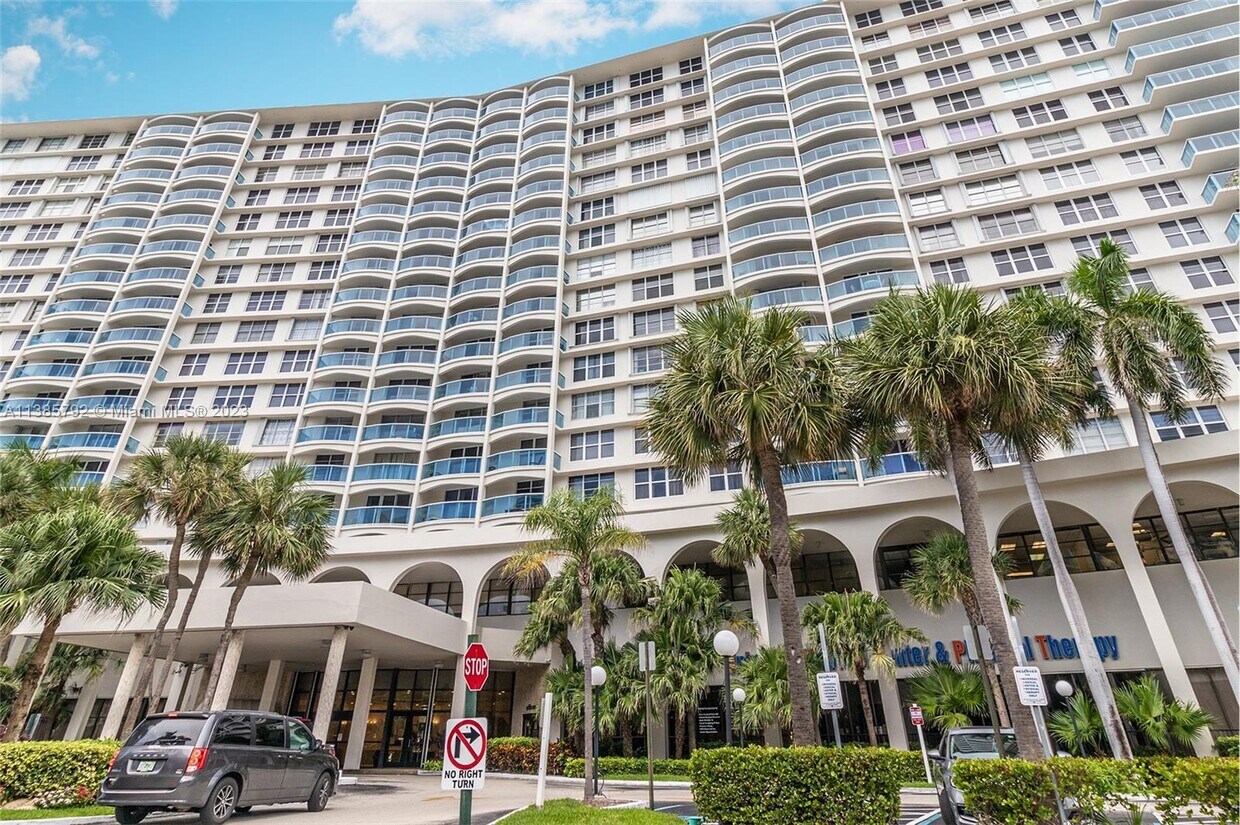 Primary Photo - 3800 S Ocean Dr