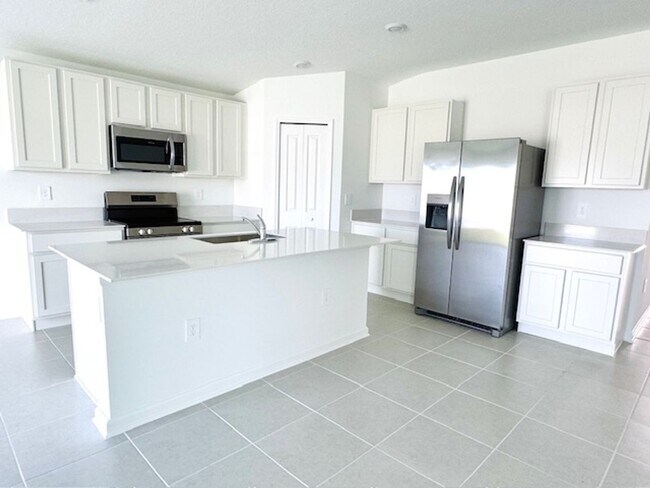 Foto del edificio - Brand New Home For Rent in Crosswinds Haines City with 4 Bedrooms