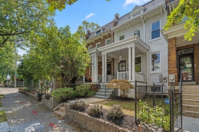 Foto del edificio - 4302 3rd St NW
