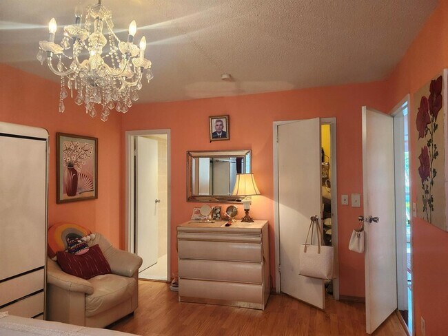 Foto del edificio - 2400 NE 1st Ln