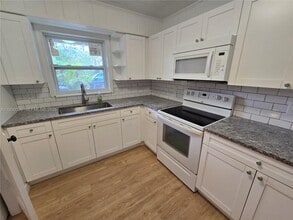 Building Photo - 4000 Greenwood Ave