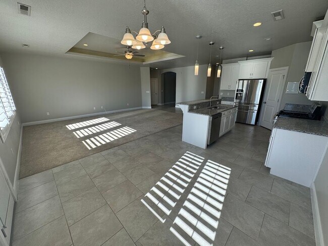 Foto del edificio - 3 Bedroom Upgraded Home - Extra parking!