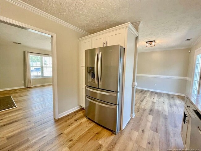 Building Photo - 5325 Wallbrook Dr