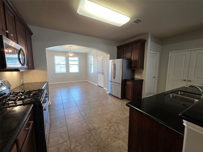 Building Photo - 267 Westwood Dr