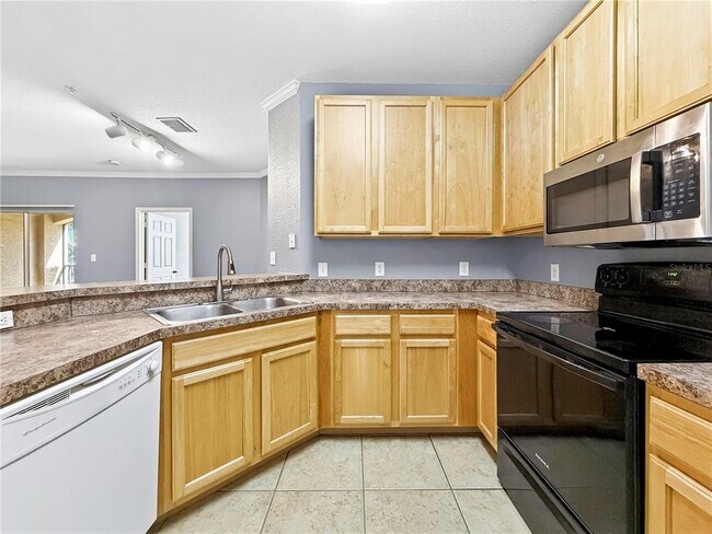 Foto del edificio - 10209 Courtney Palms Blvd