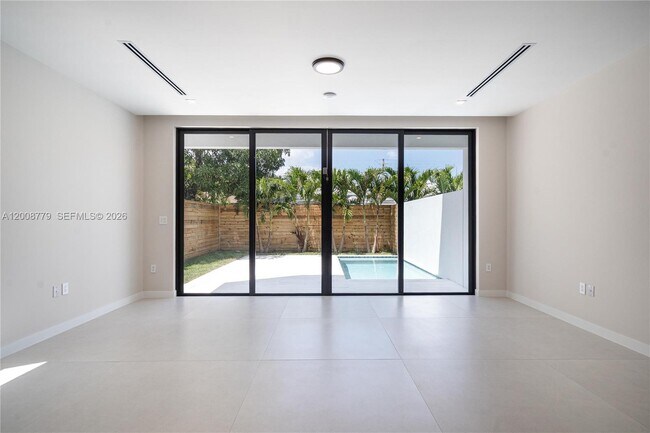 Foto del edificio - 1241 SW 23rd St