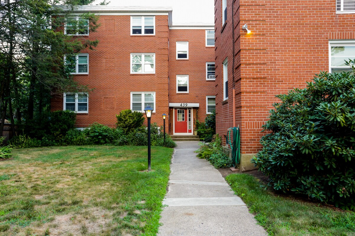 439 Central Ave Unit D3, New Haven, CT 06515 Condo for Rent in New