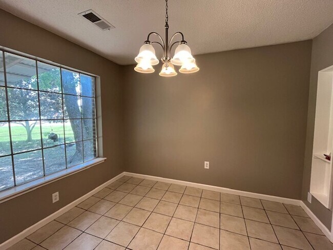 Building Photo - Renovated 3 Bedroom 2 Bath Home for Rent!