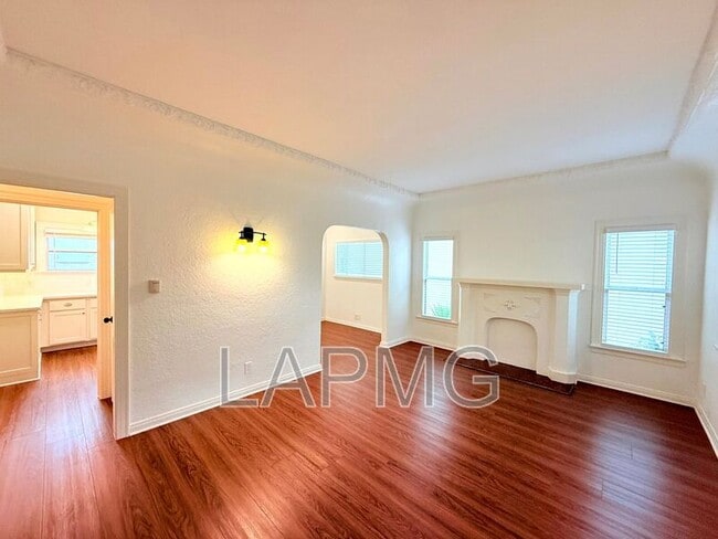 Building Photo - 2751 Pomeroy Ave